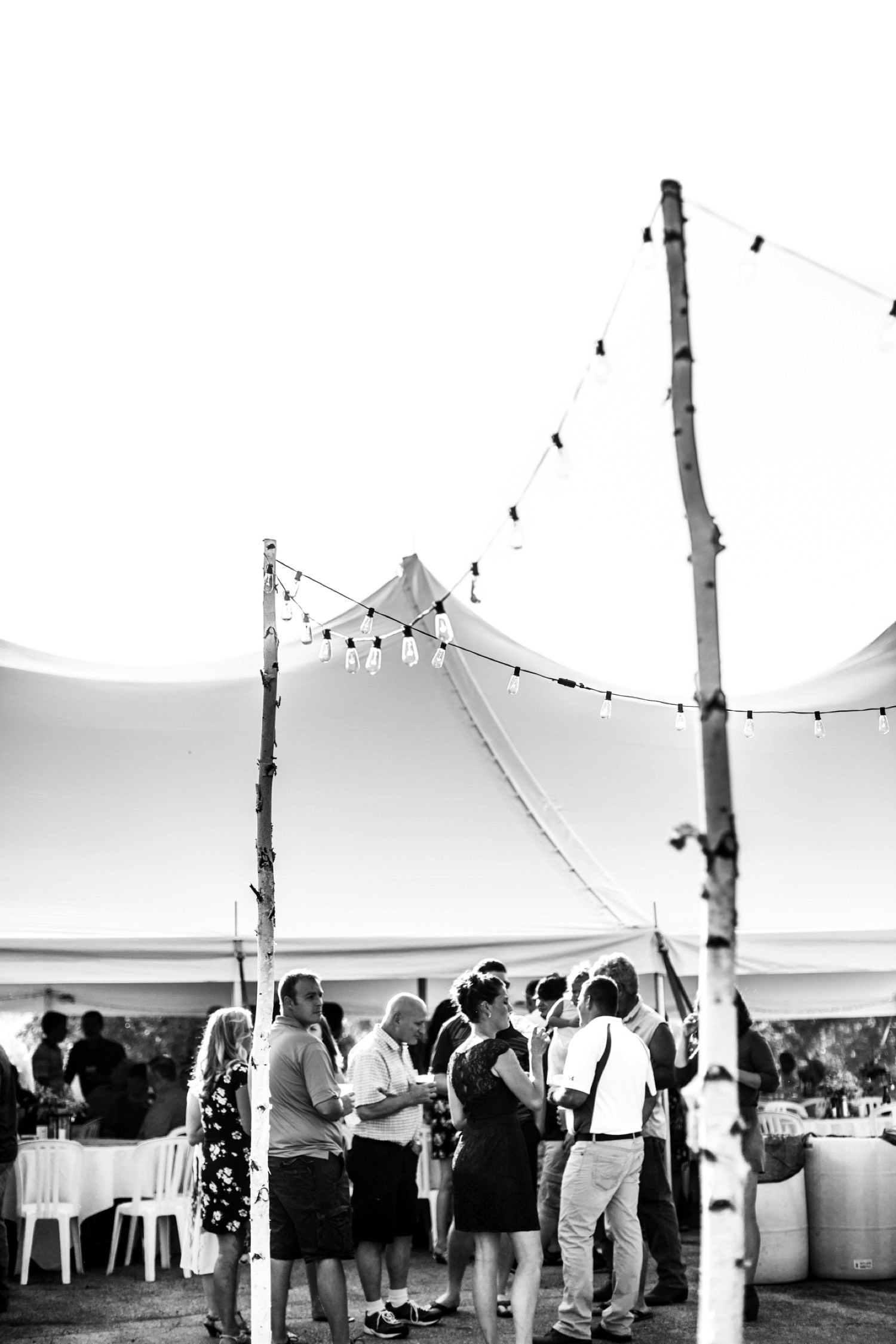 wisconsin-backyard-tent-wedding-photography