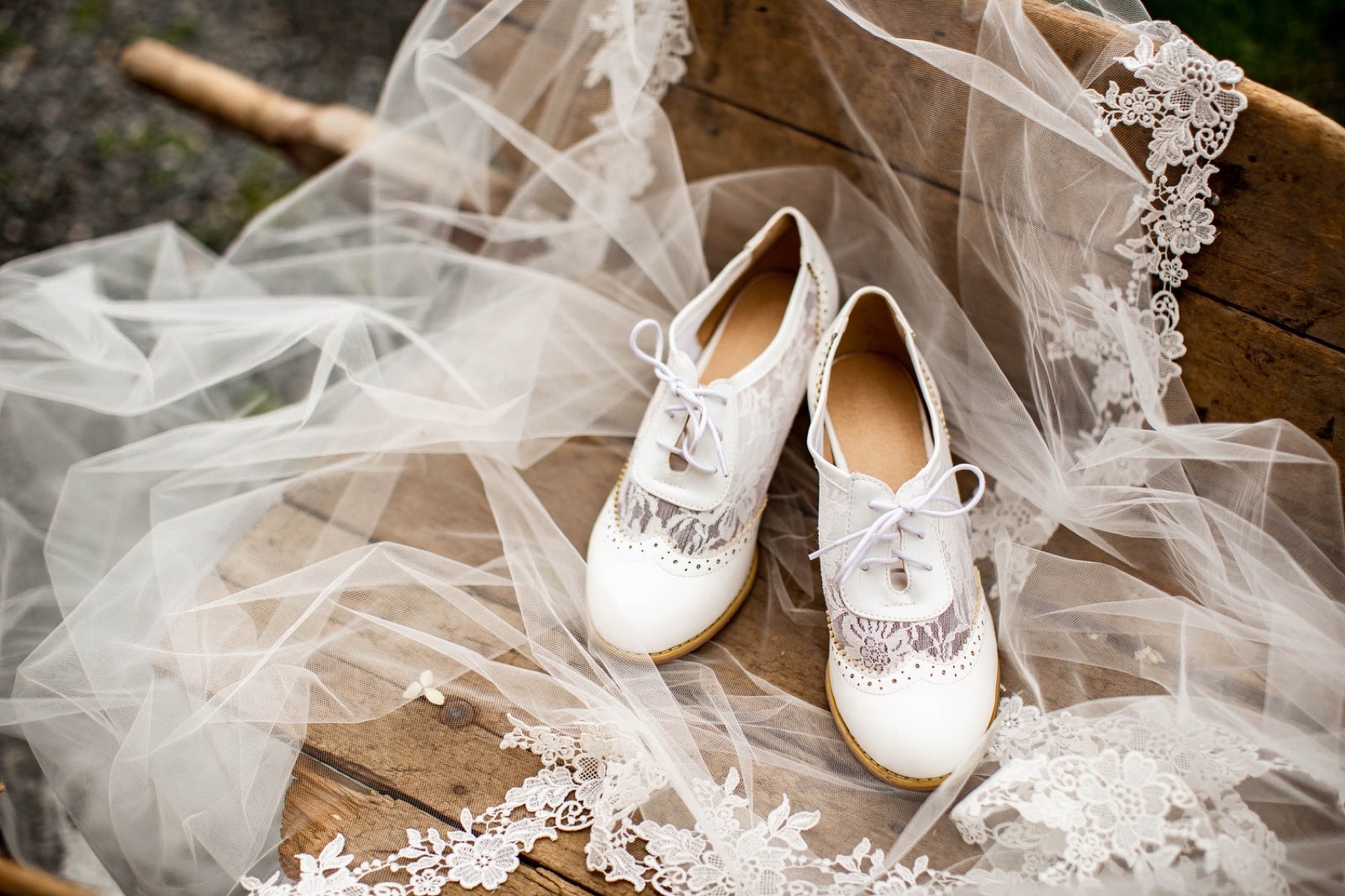 02_wedding-shoes-for-brides